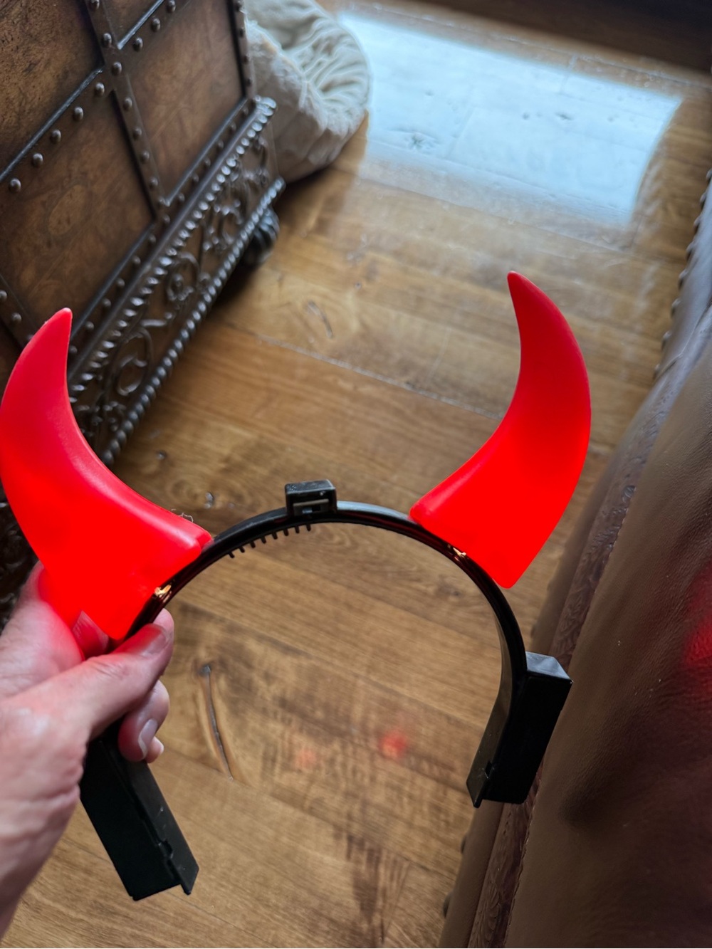 Vintage light up Devil horn headband costume accessory one size.